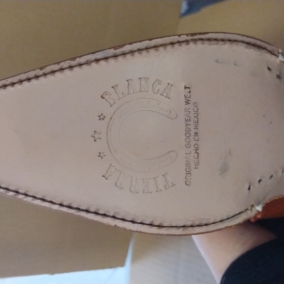 Boots - Picture 4 of 10